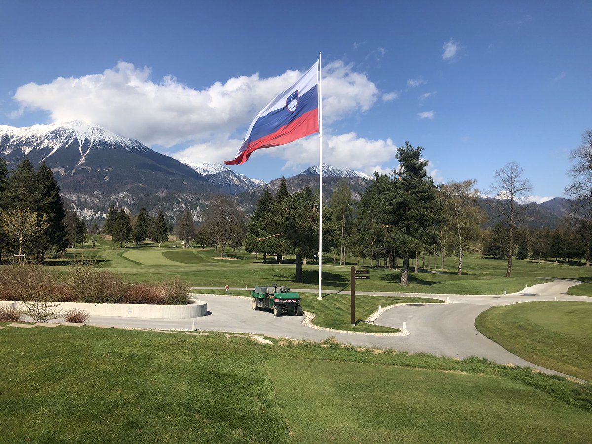A real mixed bag of weather <a href="/royalbledgolf/">Royal Bled Golf</a> The standard frost to start the day &amp; delay set up/ tee sheet 🤦‍♂️ A thunder storm came over the mountain early afternoon &amp; then cleared as quickly as it arrived leaving a sunny end to the day 🤷‍♂️ 😎<a href="/SloveniaInfo/">Feel Slovenia</a> <a href="/BIGGALtd/">British & International Golf Greenkeepers Assn.</a> #WorldEarthDay