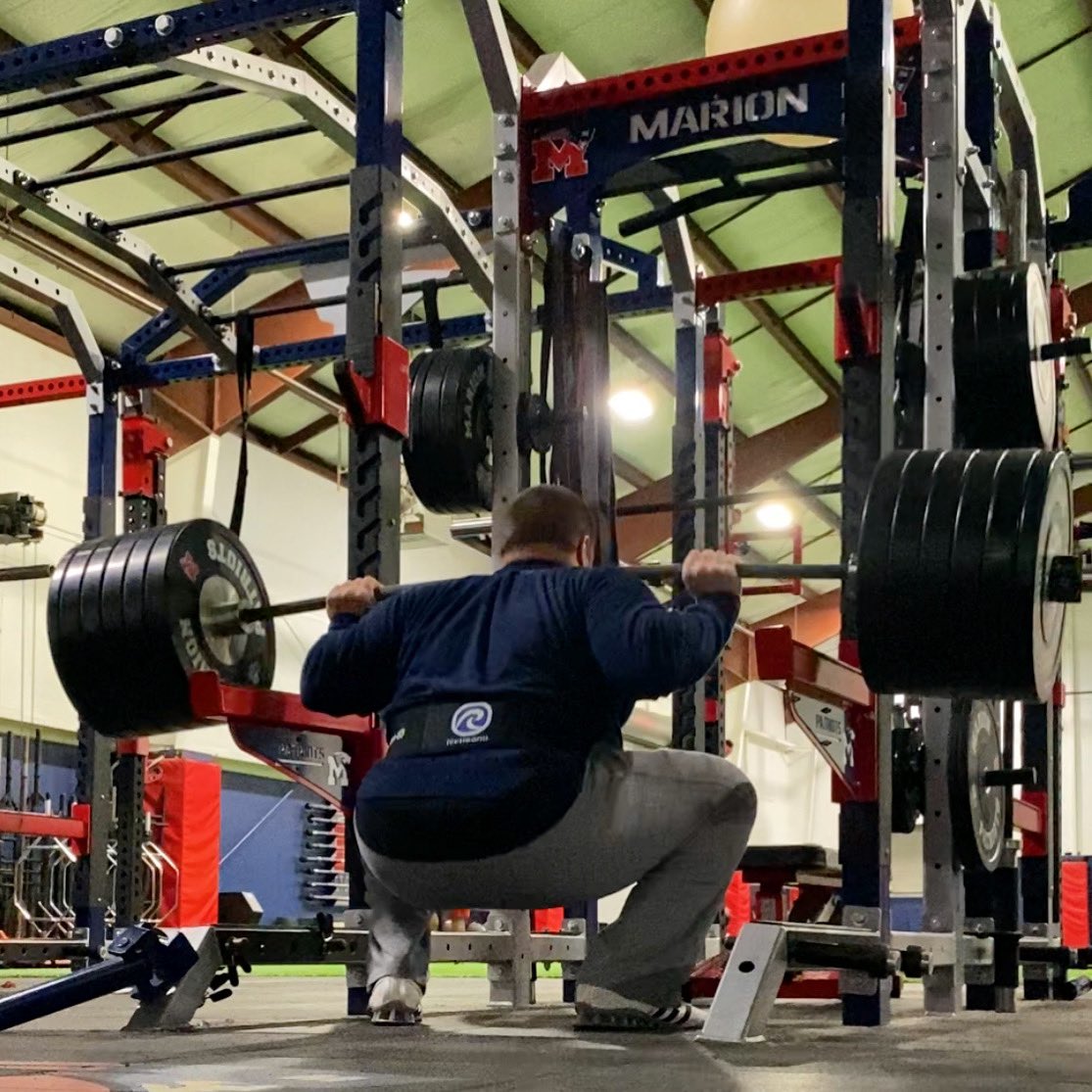 TheCoachSimmons's tweet photo. If the bar ainโt bendinโ... #depthcheck #deepkneebends #GSS https://t.co/H695gPP02F