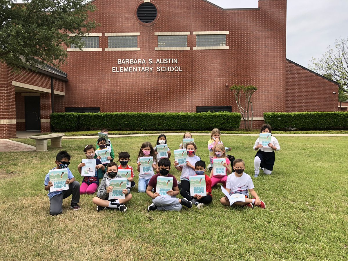 cooksbooknook's tweet photo. 2C is so excited for tonightโs first ever virtual Literacy Night. Thank you, Ms. Perryman for our new book to read tonight! #allinataustin #booksalways #CISDLiteracy https://t.co/SukHhGvba9
