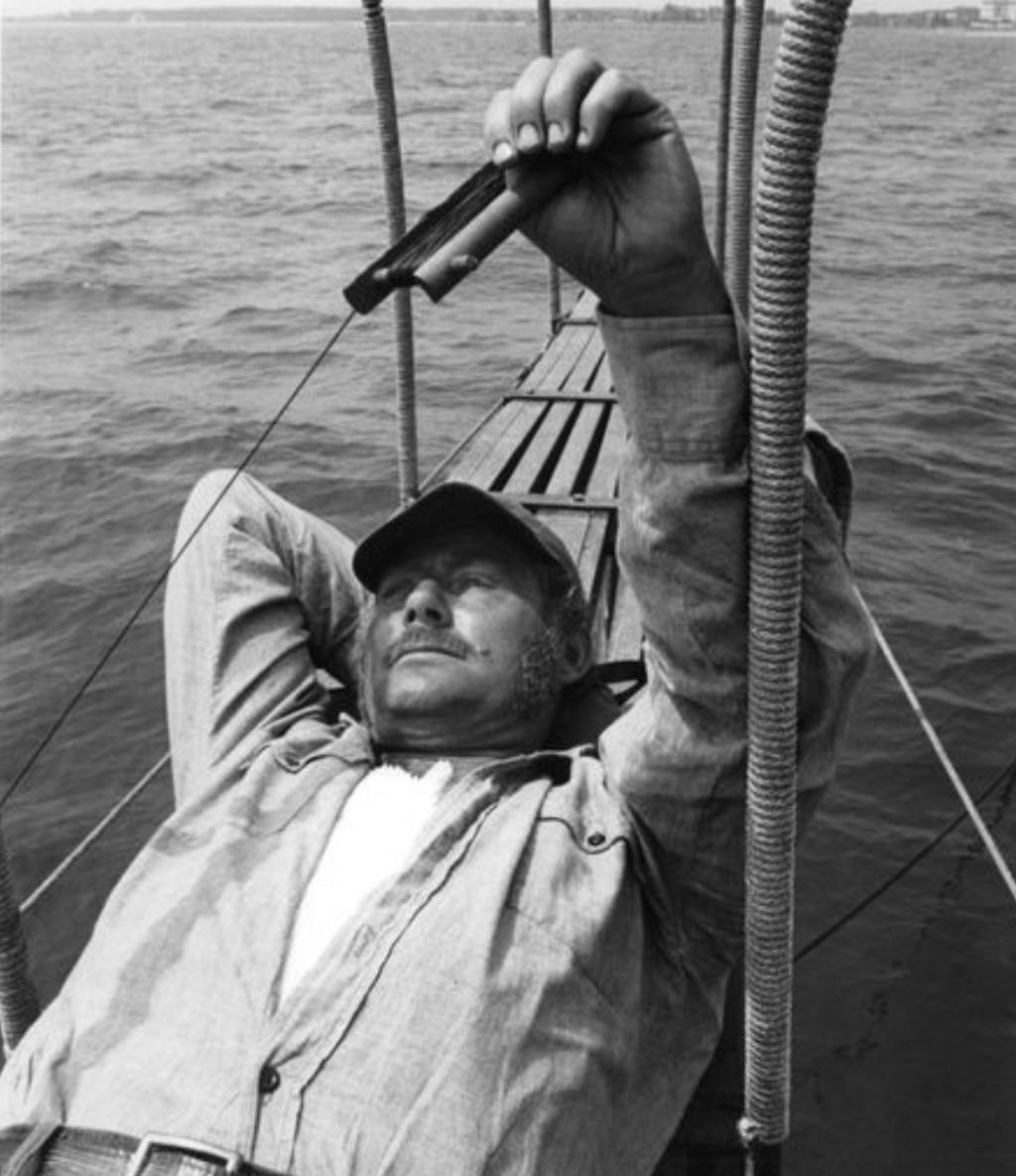 JohnBarkerATRM's tweet photo. Some great behind the scenes shots from the set of JAWS (1975). https://t.co/ioqmYVGzFx