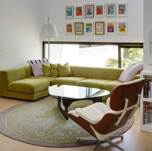 AbeDecorStudio's tweet image. Ambiente de #estarintimo informal con #sofamodular #tapizado en #terciopelo #verdemanzana #pisodevinil #cojinesdecorativos #telasexclusivas de #abedecorstudio #homedecor