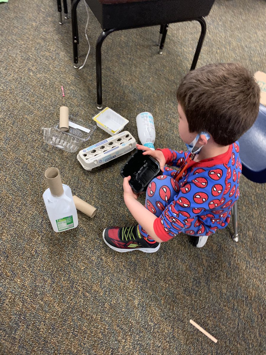 kinderkounts's tweet photo. Loving all of the creativity from our Kinder friends today!!❤️ #InnovationDay @PurefoyElem @friscoisd @FisdLearns #FISDK #FriscoFutureReady #OurFISDstory #FISDlearns https://t.co/GMdaOfxDGY