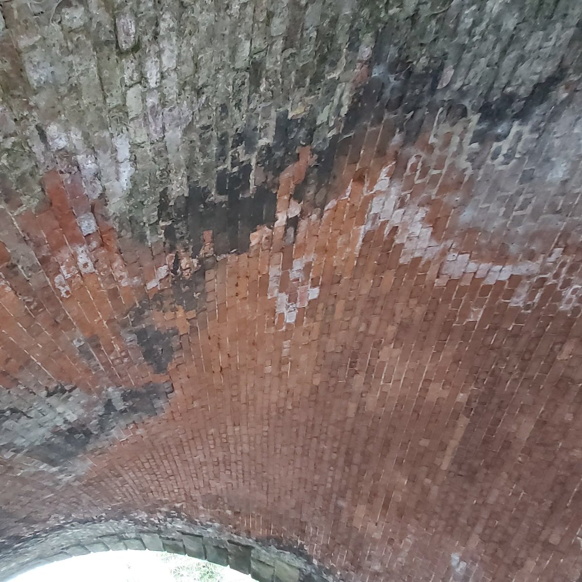cognissart's tweet photo. Bridge Bricks. Along the #chesterfieldcanal near #taptonlock https://t.co/OZkoRVh6fl