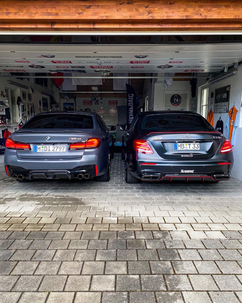 DailyCarlife's tweet photo. Gauche ou droite ? 💥 https://t.co/HKHtBwikxx