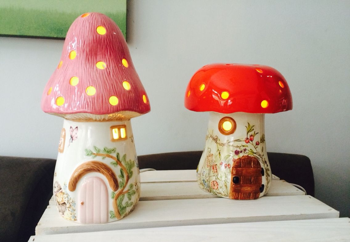 Our toadstool lamps provide a gentle, reassuring light for the Nursery. 

#bunnyhopkids #toadstoollamp #nurseryinspo #nurserydecor #mushroomlamp #woodlandnursery #kidsroom #kidsroomdecor #nurserydesign #nursery #neutralnursery #nurserystyle #whiterabbitengland