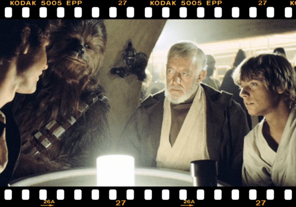 Han Solo (Harrison Ford), Chewbacca (Peter Mayhew), Obi-Wan Kenobi (Alec Guinness) & Luke Skywalker (Mark Hamill)... #StarWars https://t.co/oxfgQnc2hc