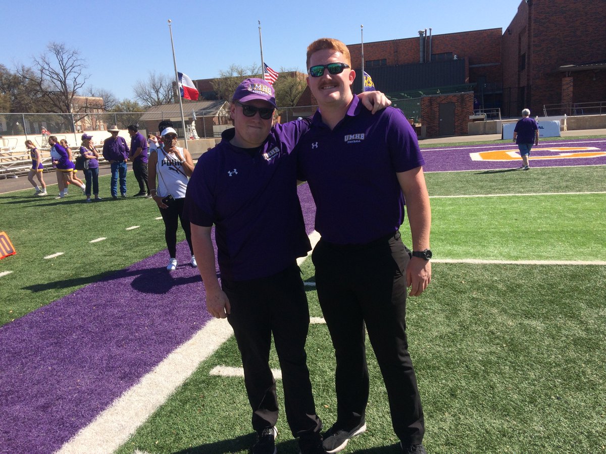 CoachWinger's tweet photo. Adios to a great friend, coach, and person. @TroyMandris became one of my closest friends at UMHB and sharing an office with him while he grew into the best academic coordinator in the country has been a pleasure, no AC cares more about their players success! Best of luck buddy! https://t.co/FxKsM6ICaE