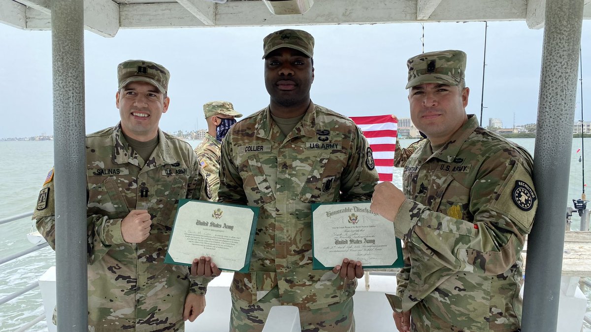 goarmy956's tweet image. The goals of the @ArmyREUP program is to reenlist sufficient numbers of highly qualified Soldiers in order to support end-strength/readiness requirements. Today Sergeant Collier, a @usarec Recruiter, re-enlisted in the @usarmy and gave this GREAT 🇺🇸 some more years of service!🎊