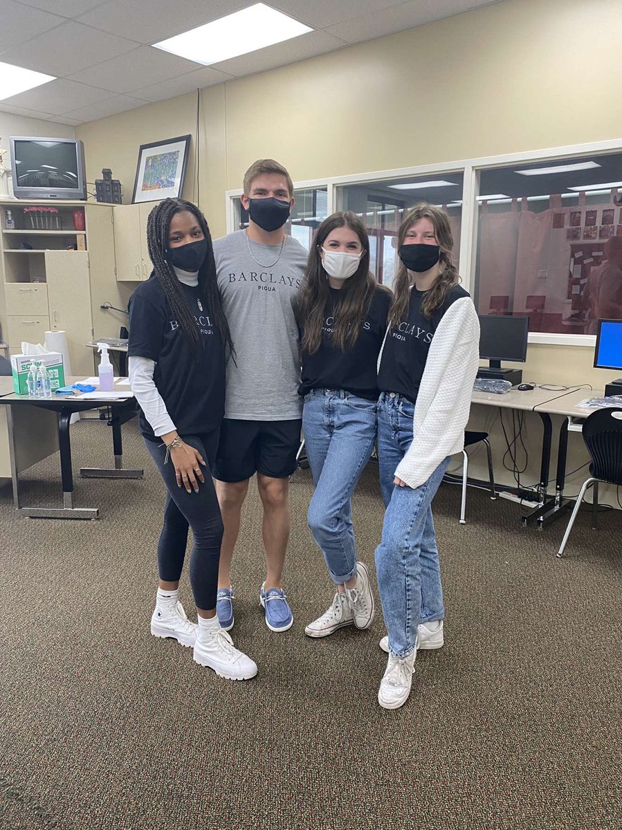 if you’re looking for a suit or a tuxedo for prom, stop by Barclays in Downtown Piqua! no appointment necessary 👔👞