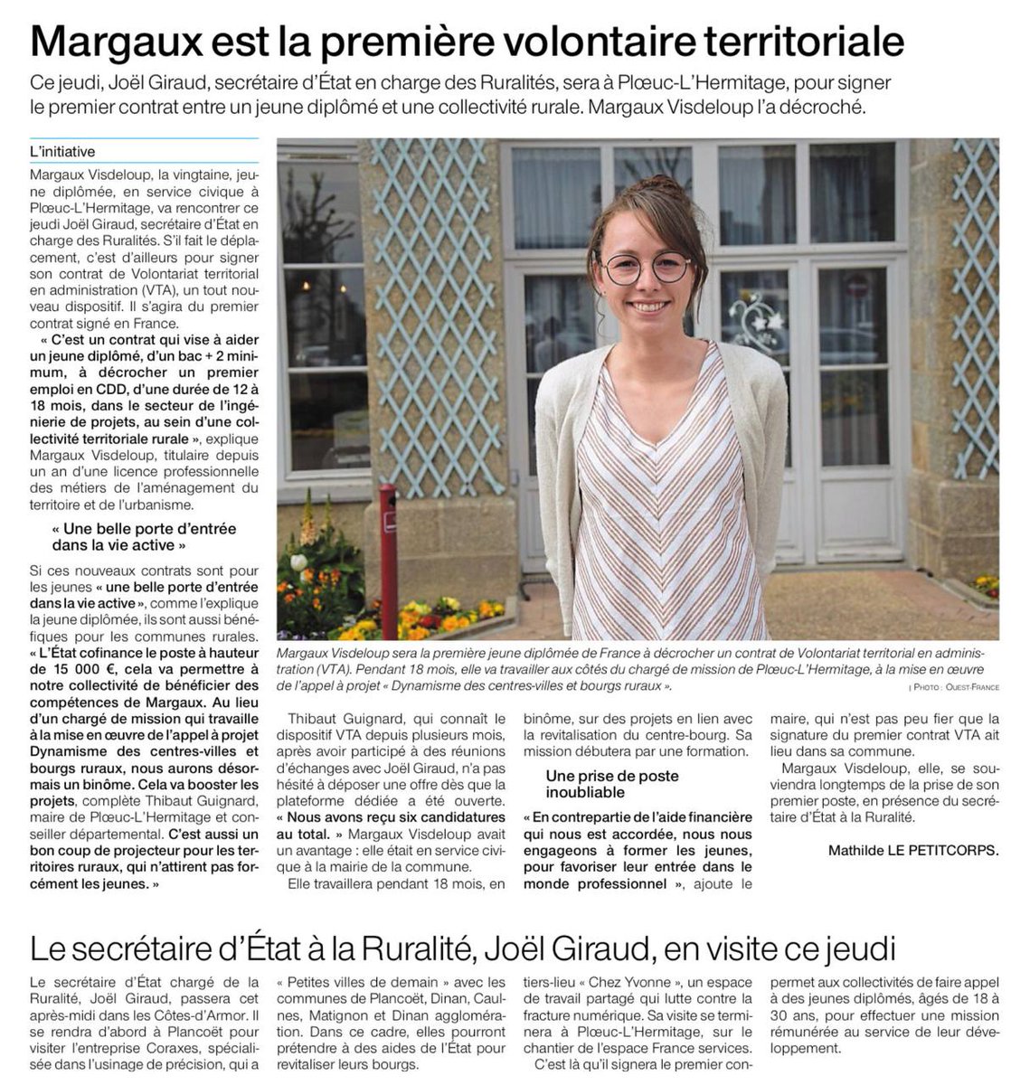 DP_LeParti's tweet photo. Bravo à Margot, 1ère #VTA -Volontaire Territorial en Administration- de France ! 🤝 C'est le premier contrat signé entre un(e) jeune diplômé(e) et une collectivité rurale. @JoelGiraud05, secrétaire d'Etat à la ruralité, était présent. L'Etat cofinance le poste à hauteur de 15K€. https://t.co/DqblwroWSr