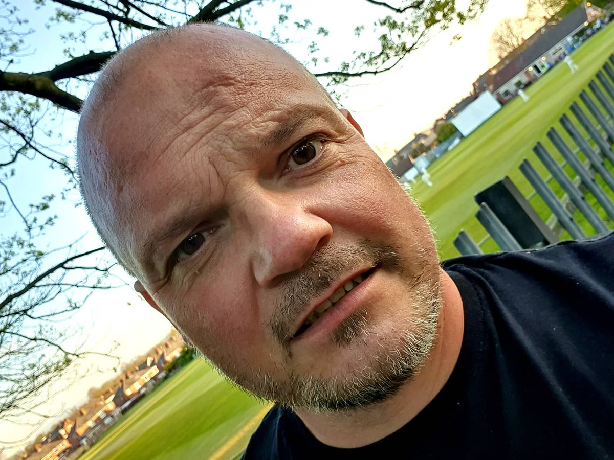 sausageman71's tweet image. Catching a few early evening overs at the Cricket Club 🏏

#supportinglocalcommunities #CricketLive #howzat