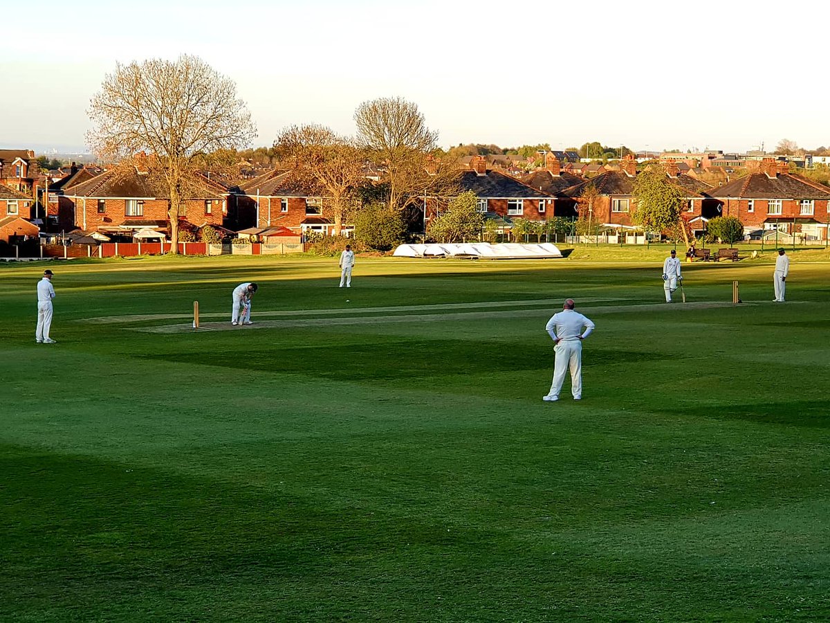 sausageman71's tweet image. Catching a few early evening overs at the Cricket Club 🏏

#supportinglocalcommunities #CricketLive #howzat