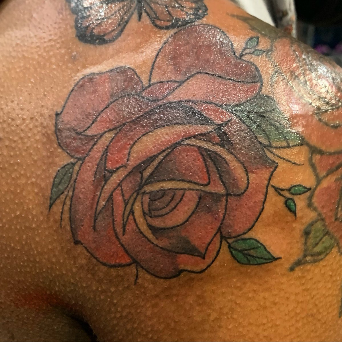 SharondaNichole's tweet photo. 🌹✨#rosetattoo https://t.co/RmGMK9reUa