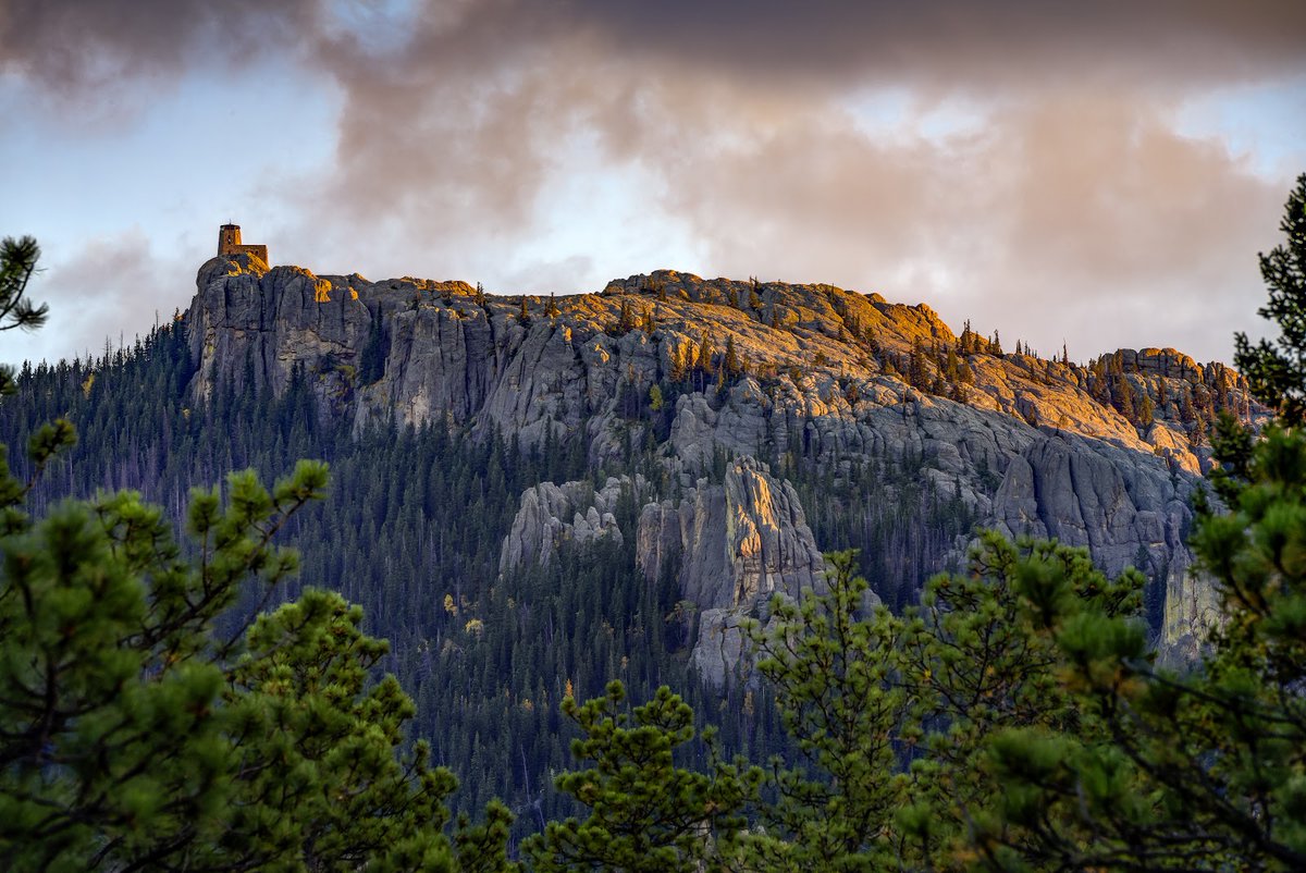 southdakota's tweet photo. #HappyEarthDay from the 605! We're thankful for the variety of landscapes that make our great state so unique. https://t.co/FNZtqmzU1y https://t.co/9f6eK0OvAw