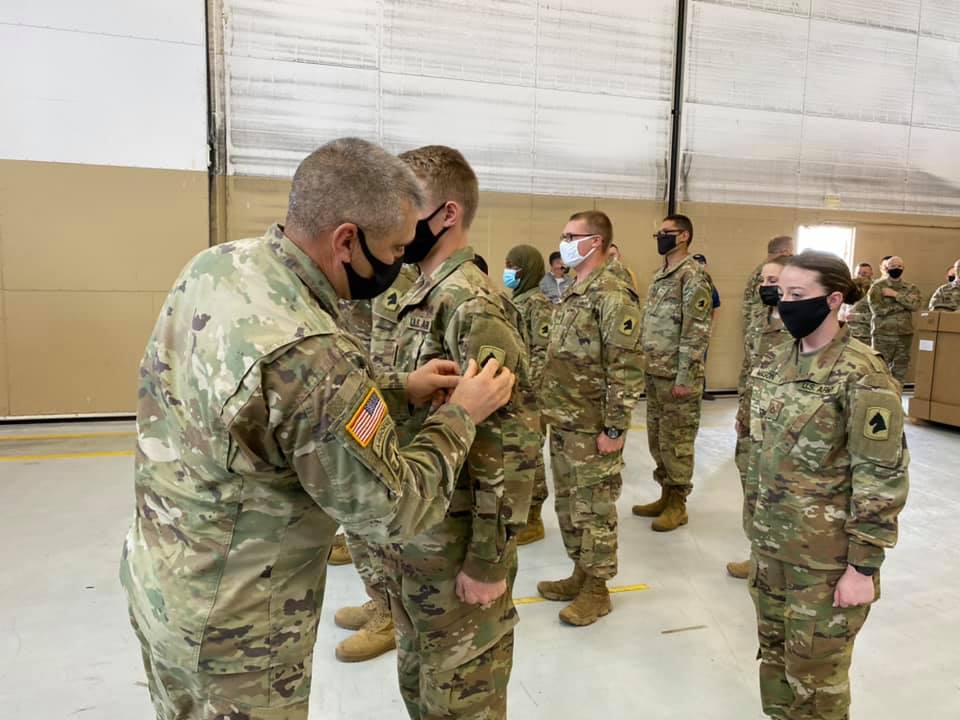 kentuckyguard's tweet photo. HAPPENING NOW:
Kentucky's newest Soldiers were welcomed into the Guard during #FirstFormation and received their unit patch during a ceremony on Boone National Guard Center.
#KnowYourMil
@USNationalGuard https://t.co/YM6HW0EwRL