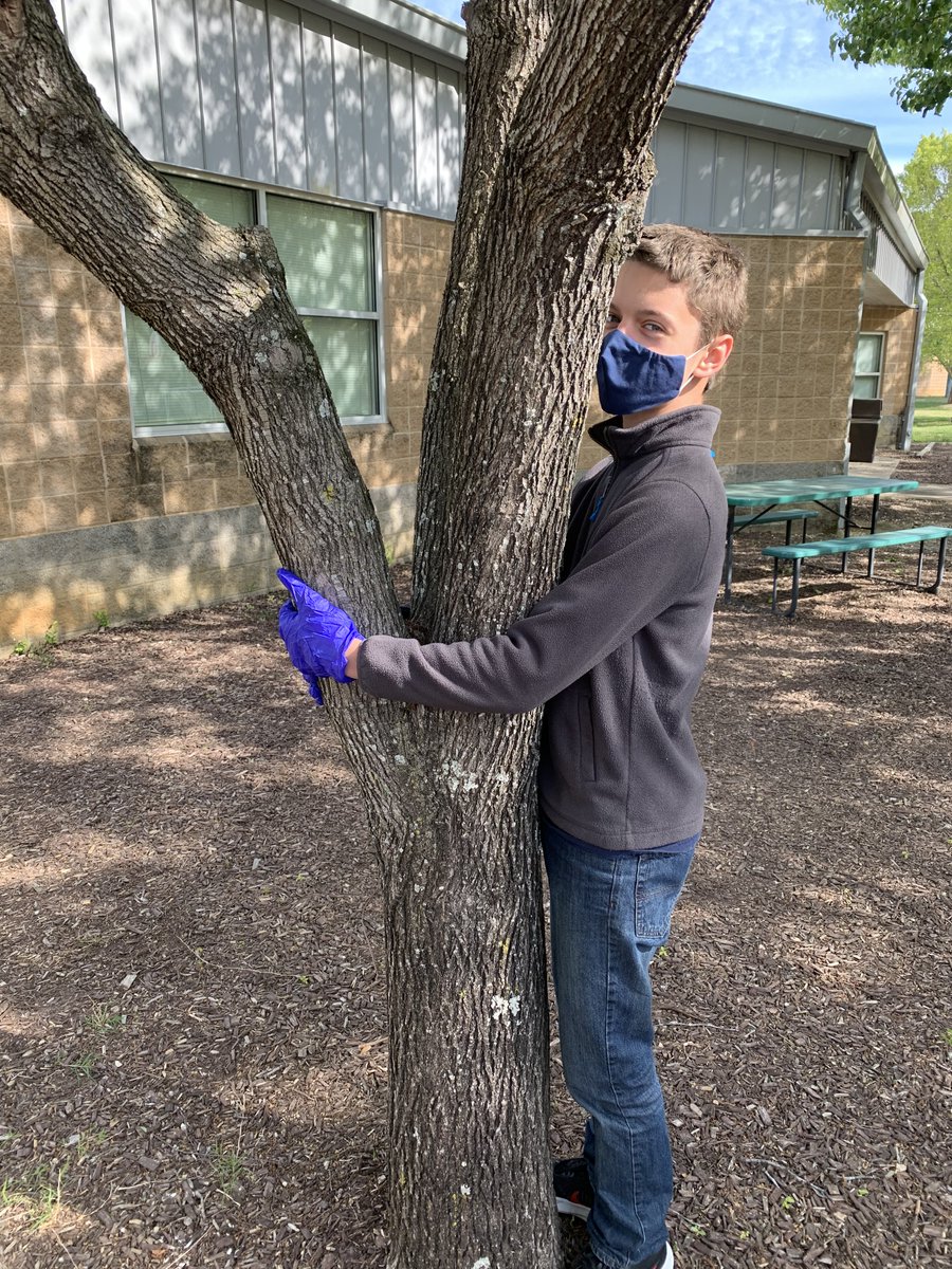 MariahAWalker's tweet image. 𝓔𝓪𝓻𝓽𝓱 𝓲𝓼 𝓸𝓷𝓮 𝓽𝓱𝓲𝓷𝓰 𝔀𝓮 𝓪𝓵𝓵 𝓱𝓪𝓿𝓮 𝓲𝓷 𝓬𝓸𝓶𝓶𝓸𝓷! #EarthDayVibes🌎 #EarthDay2021 #treehuggers🌳#OntheHil