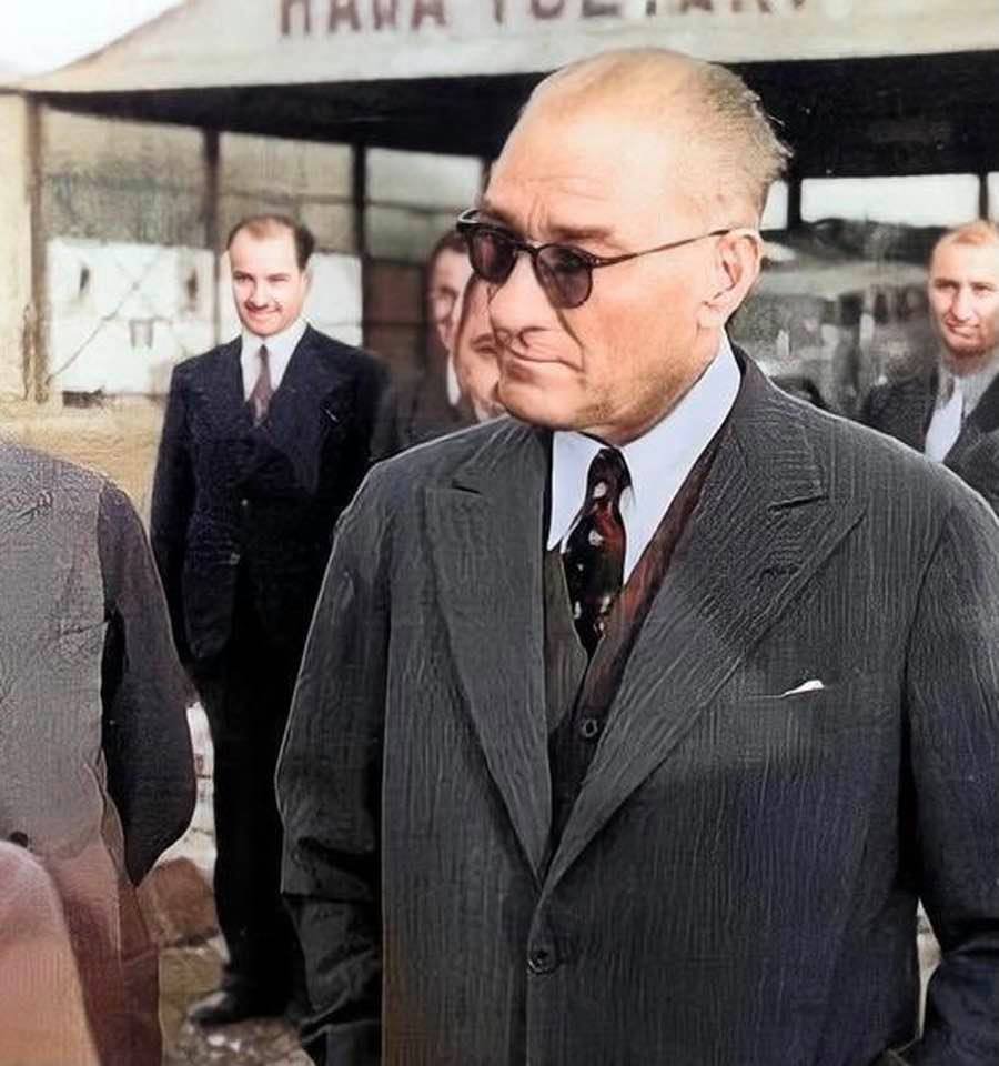 Baxışa bax, duruşa bax, tərzə bax, buraxdığı mirasa bax...

#MustafaKemalAtatürk
#23Nisan