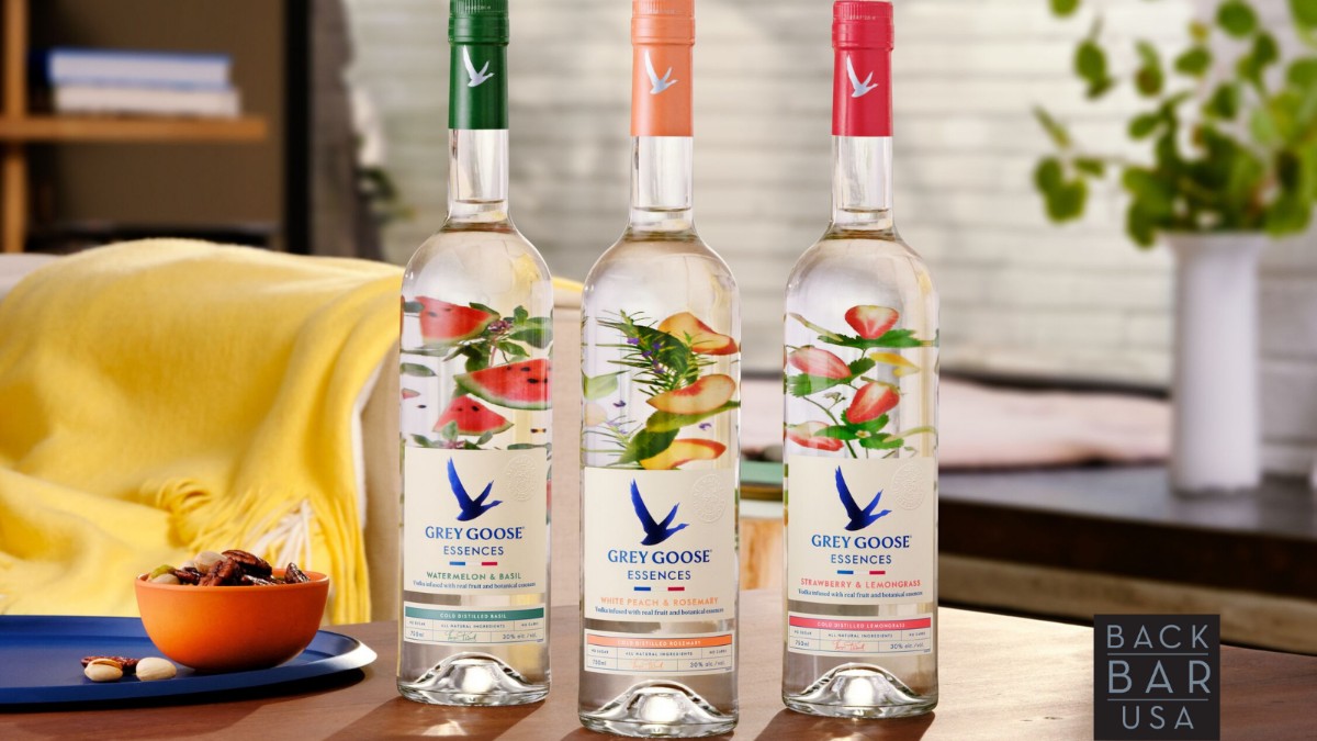 backbarusa's tweet photo. @GreyGoose has really outdone themselves with their all-new Grey Goose® Essences. Unparalleled flavor combos like Strawberry &amp; Lemongrass, Watermelon &amp; Basil, and White Peach &amp; Rosemary make the perfect skinny cocktail: https://t.co/rSoGq3hSgn
#greygoose #greygoosevodka https://t.co/DWQdzvs3Zs