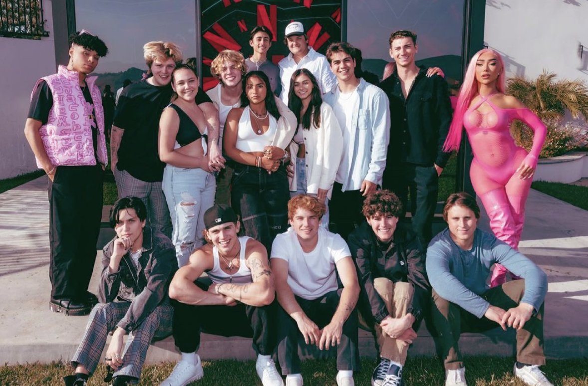 GRAB YOUR POPCORN BECAUSE THE #HYPEHOUSE IS HEADED TO NETFLIX! Here's what we know about the upcoming reality series: bit.ly/3ndaP27