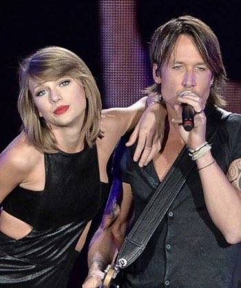 alannaheartstay's tweet photo. RT if you think @taylorswift13 and @KeithUrban made the perfect song to sing along with while driving around in the sunshine 🥰☀️
#ThatsWhen #FearlessTaylorsVersion https://t.co/pHDoAkUaI0