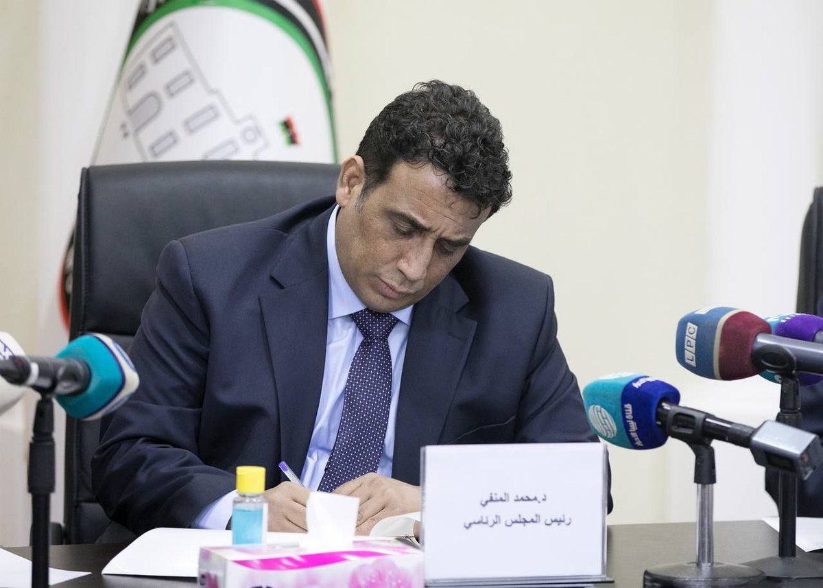 NajWheba's tweet photo. رئيس المجلس الرئاسي د. محمد المنفي والنائبان بالمجلس السيد عبدالله اللافي والسيد موسى الكوني، يرافقهم رئيس الحكومة السيد عبدالحميد الدبيبة، يناقشون في #مصراتة مع أعيان وحكماء المدينة ملفات المصالحة الوطنية، والعدالة الانتقالية، وعودة النازحين، وإجراء الانتخابات في موعدها https://t.co/6JSW1u63je