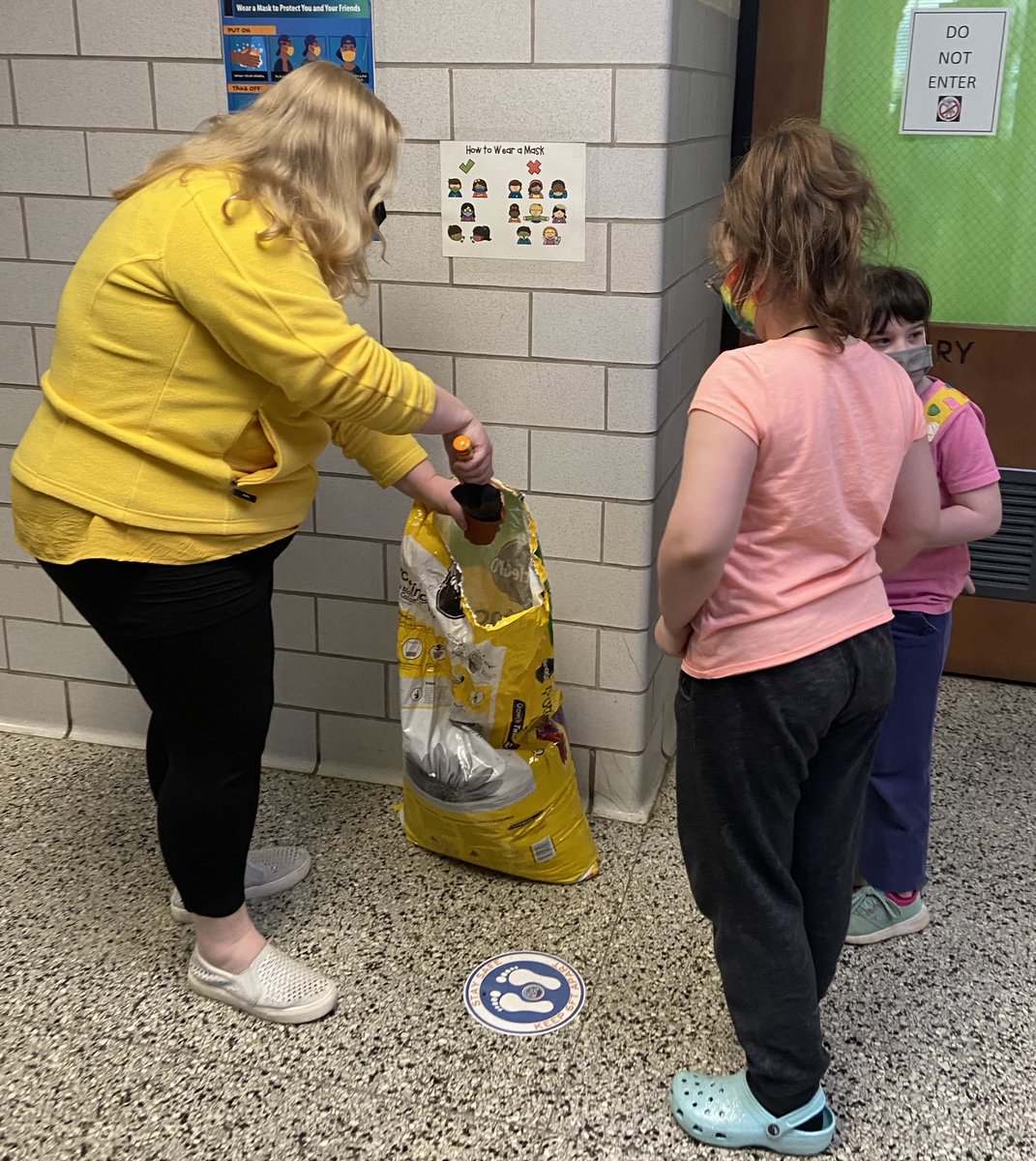 Hillcrest Courtyard tweet media