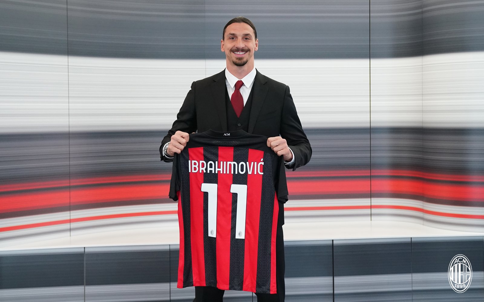 Zlatan Ibrahimovic prolonge son bail avec l'AC Milan