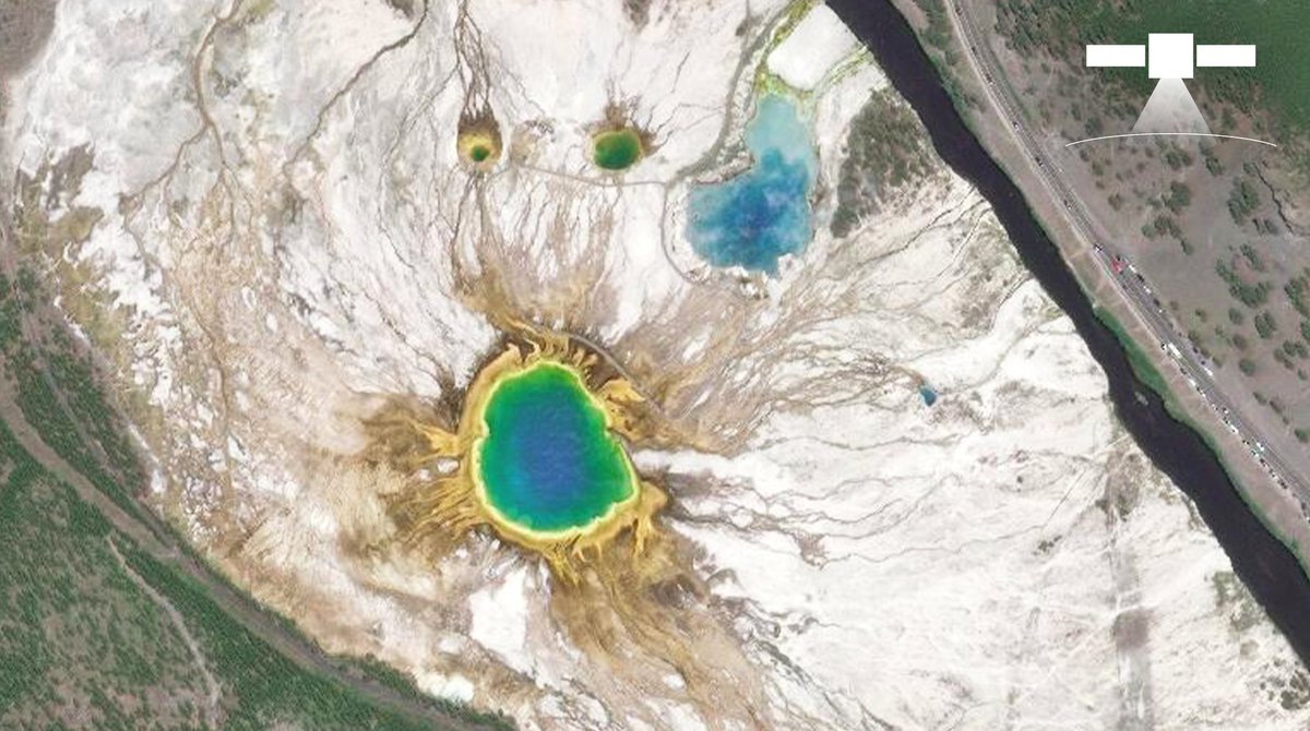 SpyMeSat's tweet photo. What do you have planned for the weekend?
Sunday is the last day of #NationalParkWeek 2021!
Maybe you have a trip to Yellowstone to see the Grand
Prismatic Spring? It's the largest hot spring in the
United States. Have you gone to a National Park
recently? Image by @Maxar https://t.co/N9oHdw5RRJ
