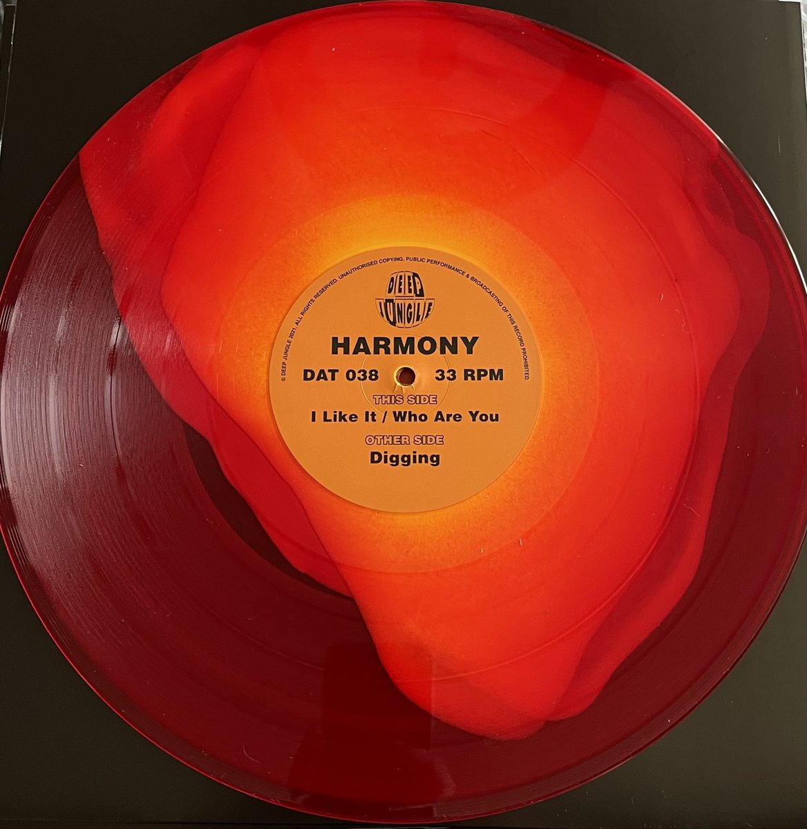 Deepjunglerec's tweet image. We are live next Thursday 29th at 7PM with DAT035 - Phantom Image &amp;amp; DAT038 - Harmony. Both limited colour vinyl (pictured here) and normal black vinyl as well. 
DAT036 - Subjects &amp;amp; DAT037 - Tech Itch will be ready to go live in May. 👍🏻