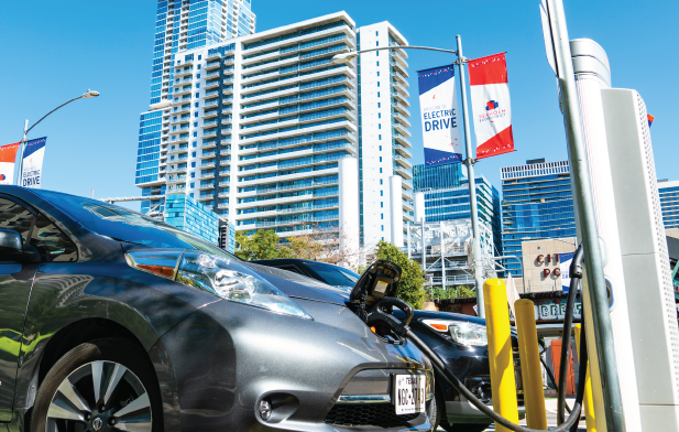 NCTCOGtrans's tweet photo. Congratulations to @GreenDallas, @dartmedia, @EvermanISD, @CityofCoppell and @CityofCorinth for being showcased in this new toolkit as leaders in electric vehicle adoption! #texasEV #DFWCleanCities #CleanCities
https://t.co/mWQulYMNHy https://t.co/vYBaME2EIy