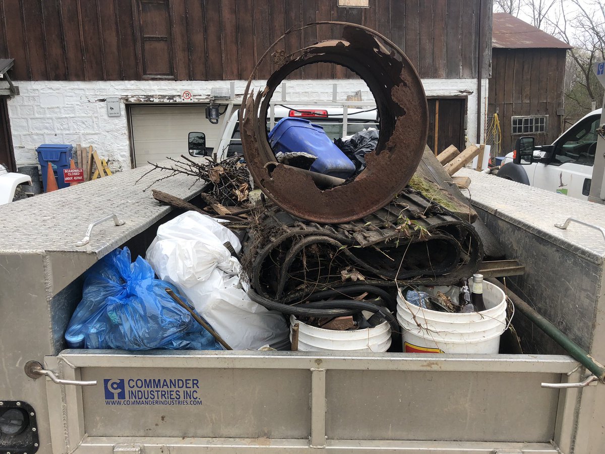 This morning, the forestry, construction and operations teams at Conservation Halton collected two truck loads of garbage from Mountsberg and then planted a number of trees down the road in Kilbride! 🌳🌳🌲🌲 #EarthDay  #EarthDay2021  #EarthDayEveryday