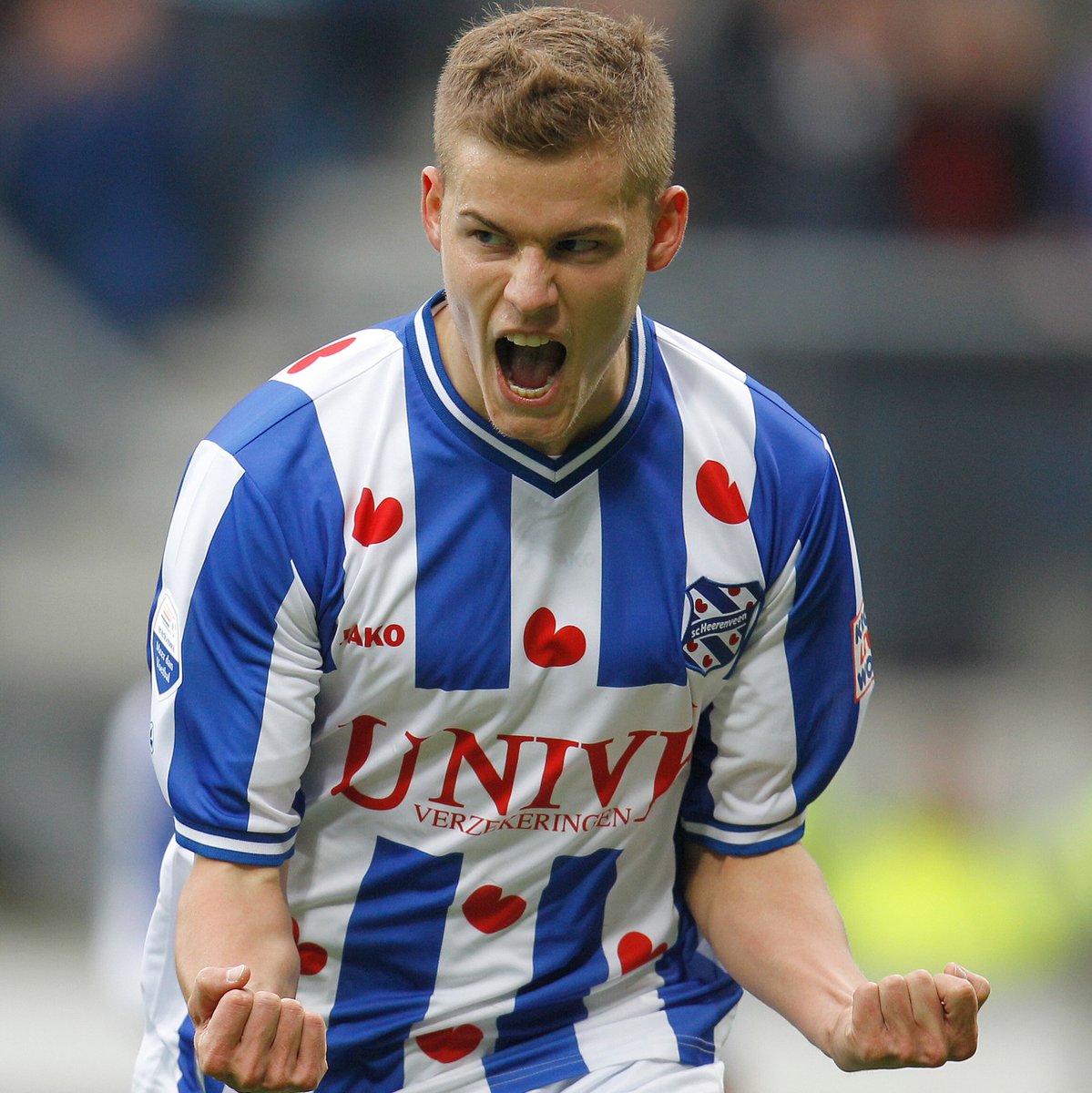 finidi007's tweet photo. Op #213 vinden we weer een Heerenveens fenomeen. IJslander Alfred Finnbogason maakte 53 goals in 65 optredens. Ongekende cijfers, die hem een transfer opleverde naar Real Sociedad. De omgekeerde Odegaard route dus. Verdient hogere notering. Top 250 #buitenlandersinnederland https://t.co/6GFhvvWo0P