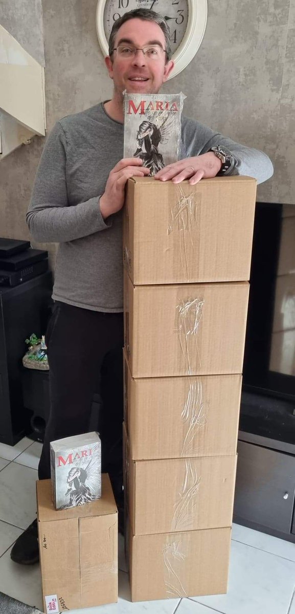 Bonjour à tous,

  Ils sont là ! Réception de mes 90 exemplaires imprimés ! Ça fait du volume 😋 Ceux qui ont soutenu le projet auront bientôt leur exemplaire dans leur boîte aux lettres.