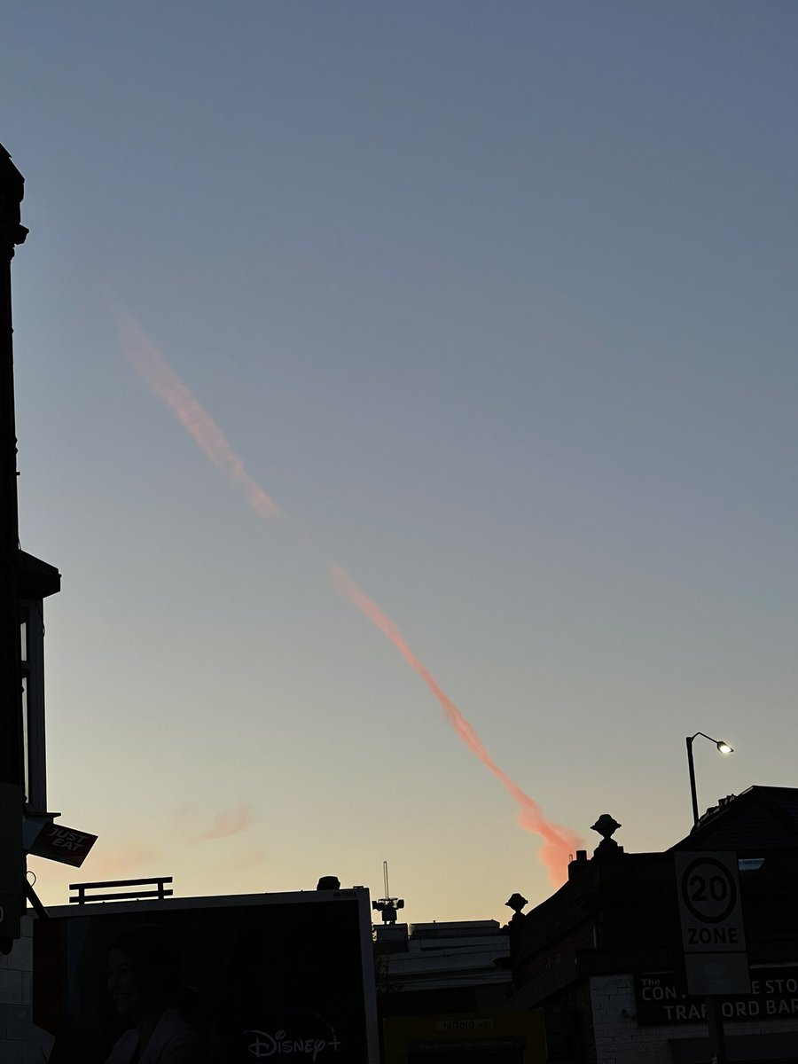 NumanUK's tweet image. Bubble gum in the air for the drop tonight