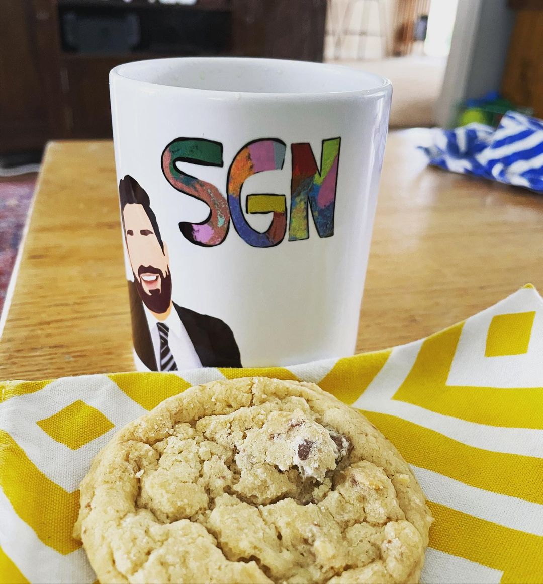 somegoodnews's tweet photo. We always love seeing your #SGNMerch in action. Sometimes Some Good News is just a good afternoon coffee and a cookie when you need it 😊 

📷: eatingwiththegoods on Instagram https://t.co/Gb4TxlH0Jf