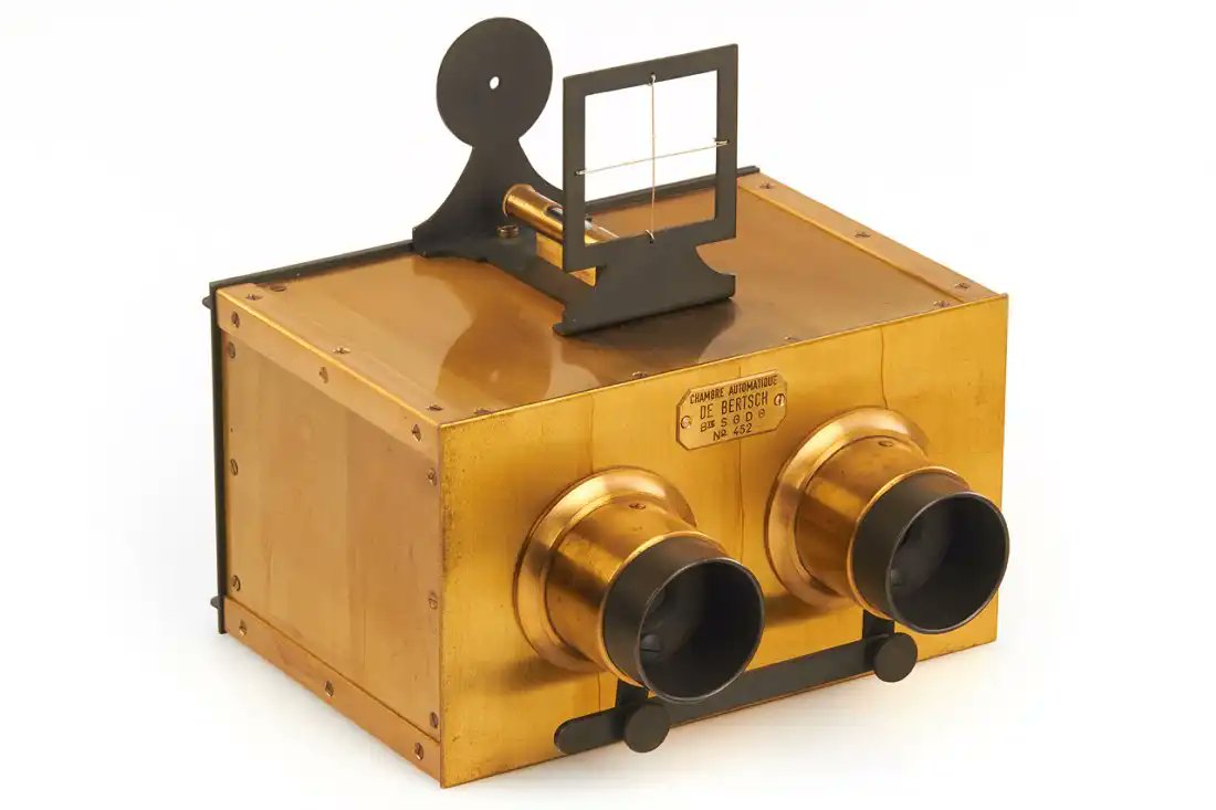 RealPreCinema's tweet photo. The #camera case also housed the equipment and chemicals to prepare and develop plates in the field, while an outer case served as a #darkroom. #Bertsch also made a stereo model. https://t.co/C9QGxgSwTr