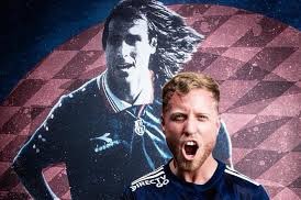 Quién tiene que ser titular el domingo?                                                    🔁 Luján.                                                             ❤️ Rodríguez.                                                     Opina junto a nosotros #VamosLaU #Udechile