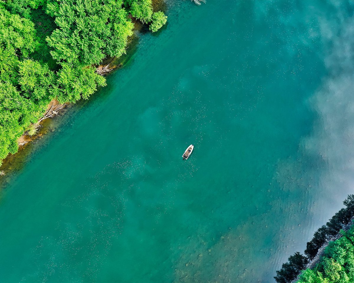 Eagle-eyes-view of our Eagle 6 🦅

#BRIGUSA
.
.
.
.
#brigboats #brigglobal #rigidinflatableboat #rivercruising #boatadventure