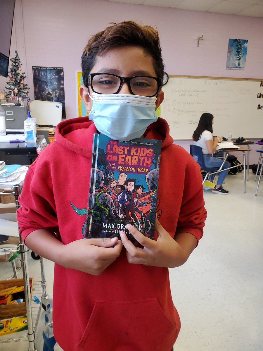 RubioClass's tweet image. Through some generous donations,  our class bought these books from @Scholastic book fair. Kids have already asked to be the first to read these great books! @Southside_AISD