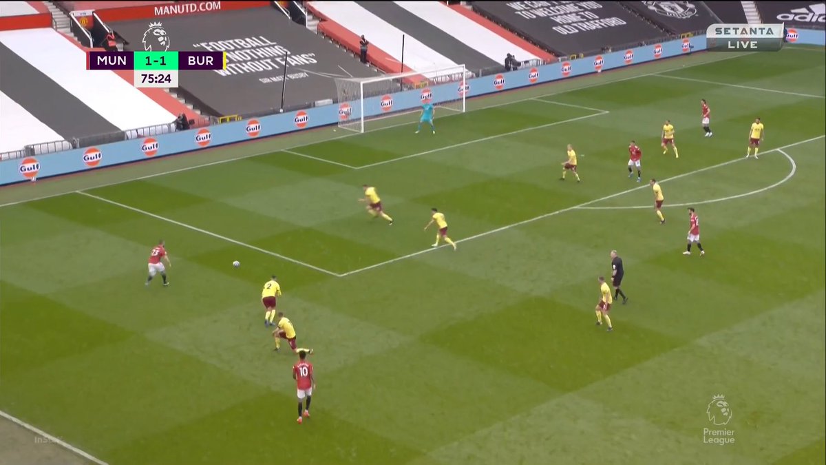 It's Rashford...again.Rashy is double teamed as Shaw makes his run. BUR think they can pressure Rashy enough here with this double team to prevent him from progressing.Rashy just plays it right between them. He was excellent against BUR.