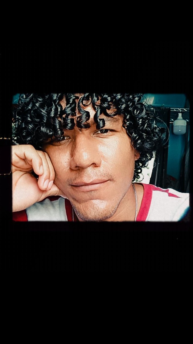 Sr_Benceno's tweet image. Jueves de #CurlyVibes
#CurlyHair ➿