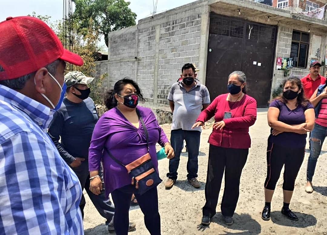 Hoy estuve en San Antonio Tecómitl,en el paraje Cazahuaztitla,tocando puertas para pedir a la gente que voten por mí y no lo hago con las manos vacías,lo hago con la garantía de lo que ya hice y porque todavía puedo hacer mucho más por #MilpaAlta.
#SoyLaÚnicaOpciónRealDeGobierno