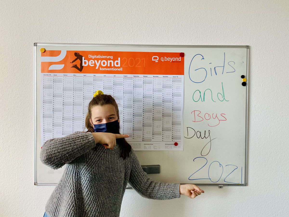 StanjaMW's tweet photo. It‘s a Girl‘s World und heute ist @Der_GirlsDay 🚀@qbeyondag. Meine Tochter war mit im Office für das live Erlebnis dazu. Was gebe ich ihr mit auf ihren beruflichen Weg? „Bleib neugierig und mutig. Folge deinem Herzen ❤️ und deinen Interessen. Und vor allem: Verbiege dich nicht!“ https://t.co/zVMgVz4QUk