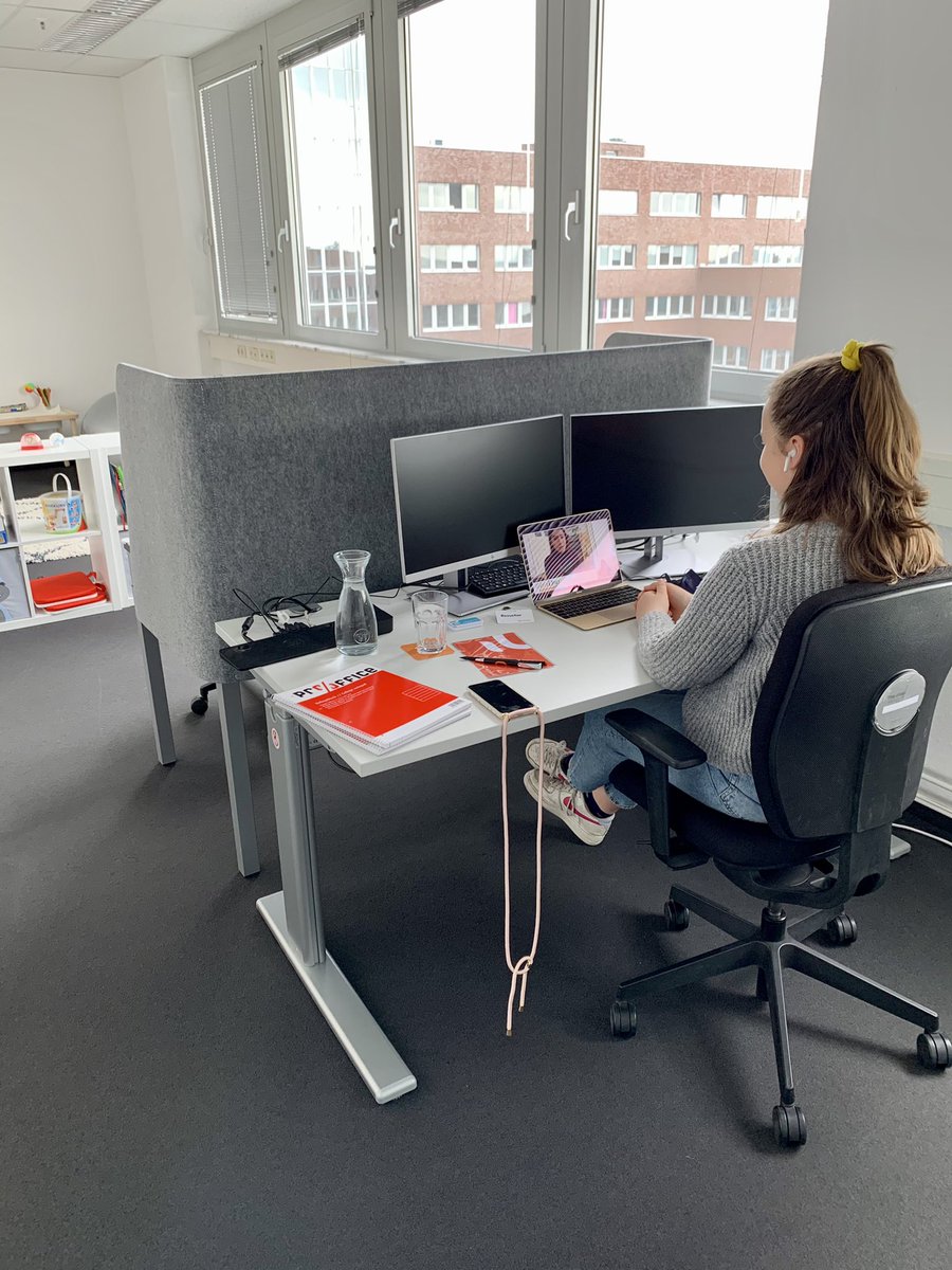 It‘s a Girl‘s World und heute ist <a href="/Der_GirlsDay/">Girls'Day</a> 🚀<a href="/qbeyondag/">q.beyond AG</a>. Meine Tochter war mit im Office für das live Erlebnis dazu. Was gebe ich ihr mit auf ihren beruflichen Weg? „Bleib neugierig und mutig. Folge deinem Herzen ❤️ und deinen Interessen. Und vor allem: Verbiege dich nicht!“