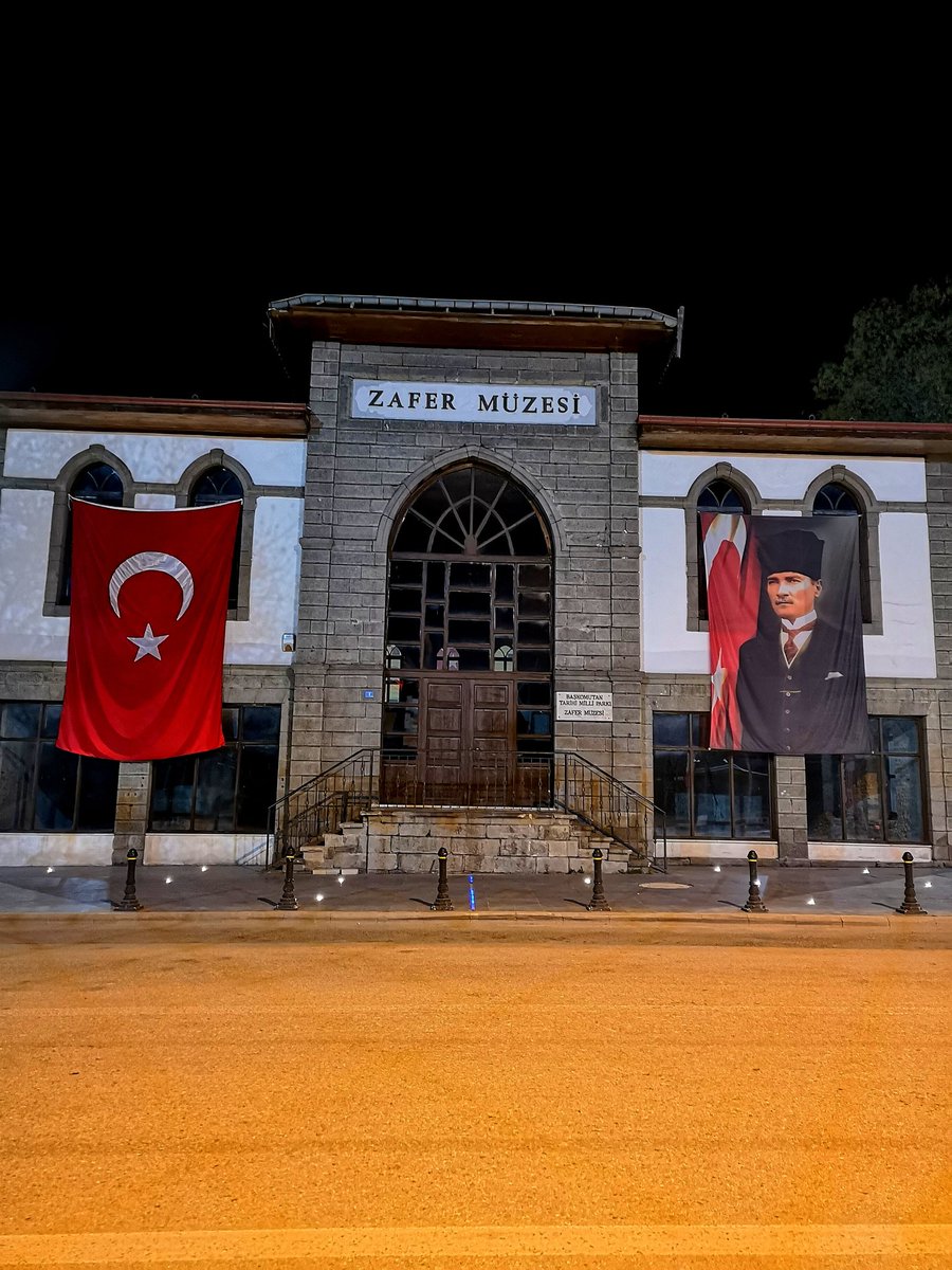 afyonbelediyesi's tweet photo. 23 Nisan Ulusal Egemenlik ve Çocuk Bayramı dolayısıyla şehrimizi kırmızı beyaza boyadık...🇹🇷🇹🇷🇹🇷
@zeybekbaskan
@gokmen_cicek_
#23Nisan https://t.co/mvWAAqlvfV