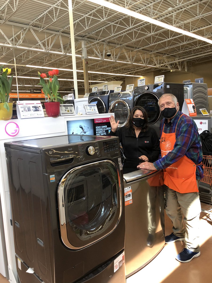 LG_MT_ATLWEST's tweet photo. A special thank you to Ted @THD #111 Marietta, Ga for going above and beyond to deliver #LGUS appliance to their customer. 
@LGUS #AprilApron #THD @HomeDepotCareer
@LGKimRiner @LG_GMcQuilkin @LGBenBrown https://t.co/azqeqYumMS