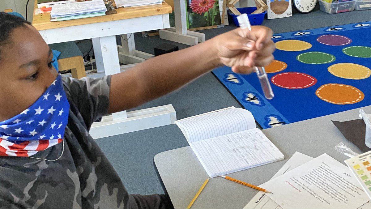 kwall911's tweet photo. On #EarthDay and everyday let’s protect of natural resources. 🌎🌳💦#WaterQualityTesting #WhatIsInOurRivers #FutureScientist #ShadInTheClassroom @NorthCarolinaEE @BESFirefly @APSounds @BallentinePTA @naturalsciences https://t.co/CqXzY2gd1W