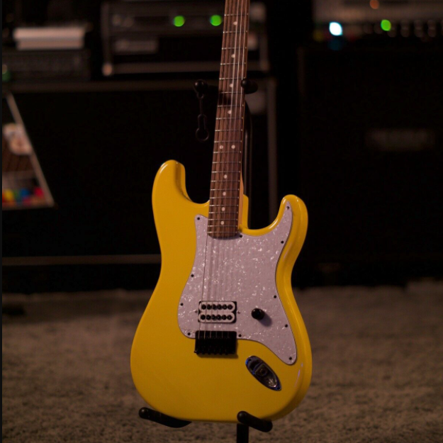 AEGuitars's tweet photo. Awesome job with one of our premier series graffiti yellow bodies. Send us your builds by tagging #builtbyAE in your post or by sharing in a DM!
.
.
.
#AEGuitars #DIYGuitars #GraffitiYellow #ElectricGuitar https://t.co/j5NIDhpWQN