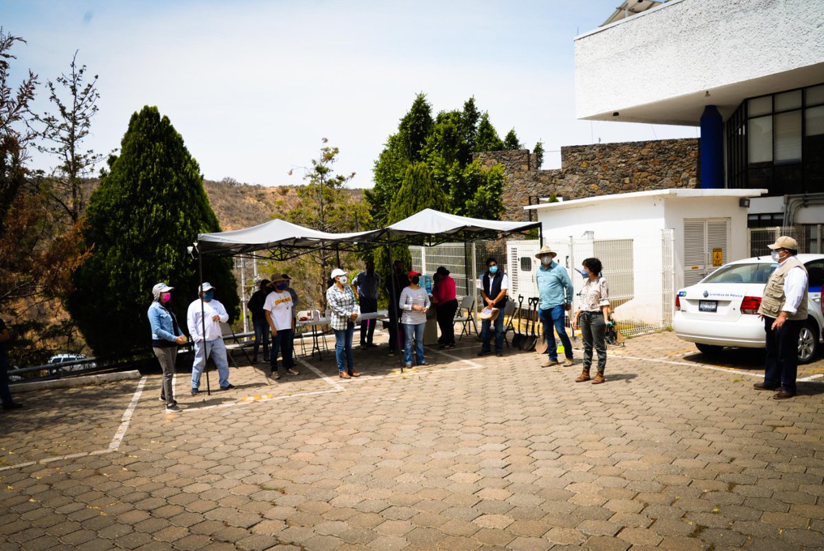 aguagobgente's tweet image. En el #DíaDeLaTierra ¡predicar con el ejemplo!🌱💪
Gracias al compromiso y participación de nuestros colaboradores, realizamos actividades de limpieza y reforestación, en nuestras dos ubicaciones.  
Seamos protagonistas de la historia sustentable que se escribe en #GTO