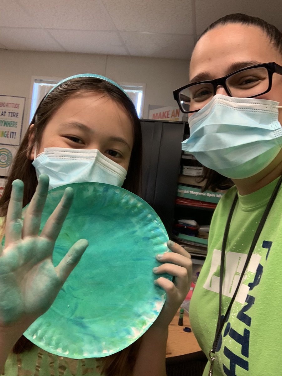 MrsLopezMagic's tweet image. We celebrated Green Day today by making a pledge to take care of our 🌎 and saving some energy by turning off the lights and having math class outside ☀️ #EarthDay2021 #KeepThemMotivated #ECEPantherPride 🐾 @ECE_ELEM